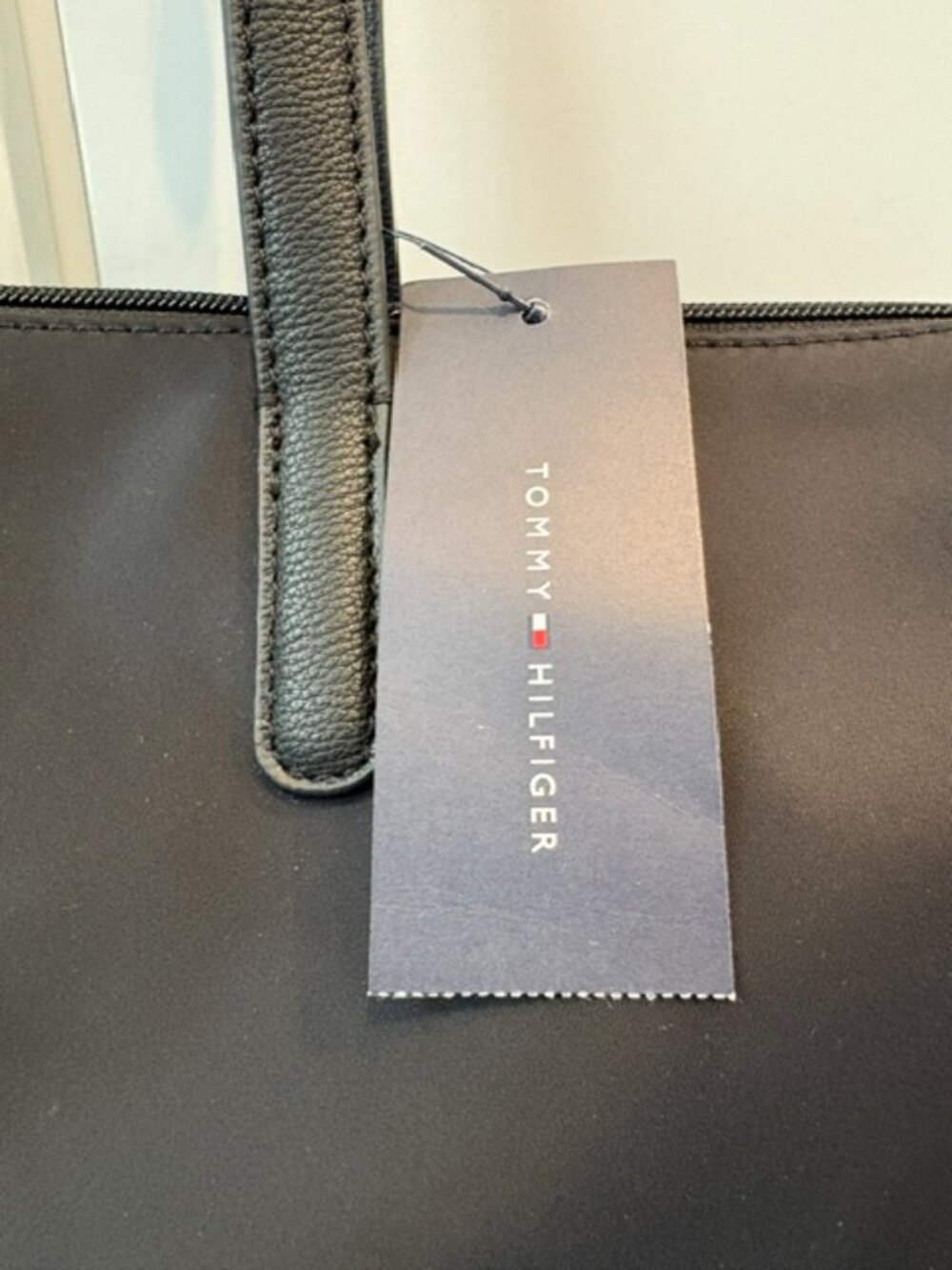 TOMMY HILFIGER navy blue nylon tote NWT - Picture 2 of 8